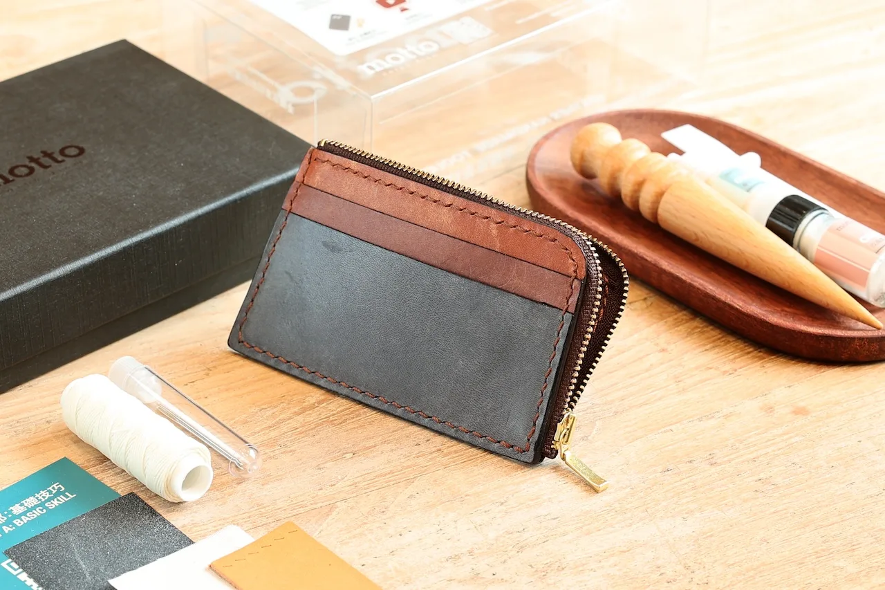 L-shaped Zipper Coins & Card Holder - toolkit