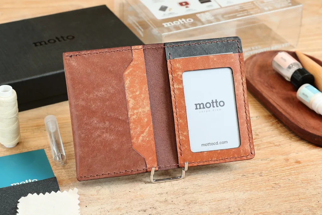 Cardfield III Card Holder - toolkit