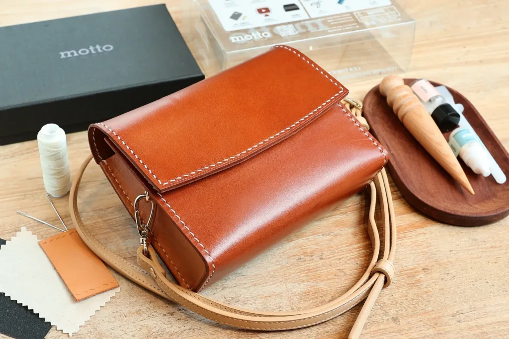 Bevel Crossbody 小袋 (22cm) - toolkit