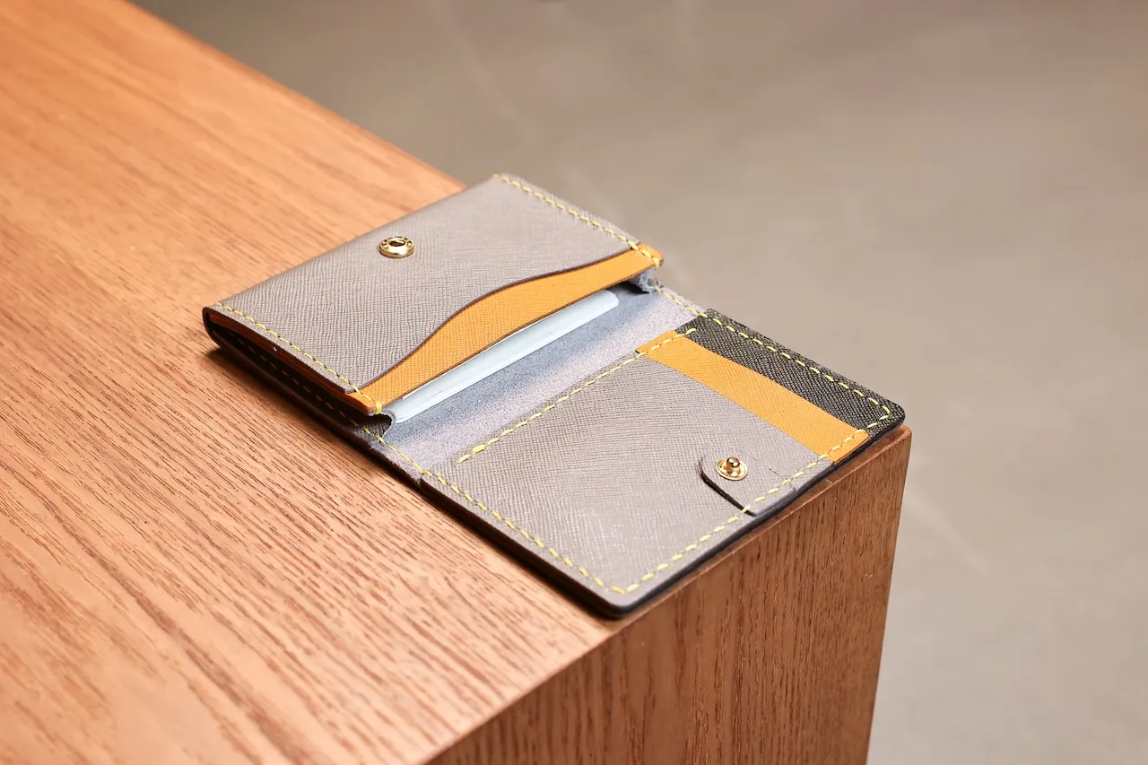 Dwelling I Card Holder - finished-item
