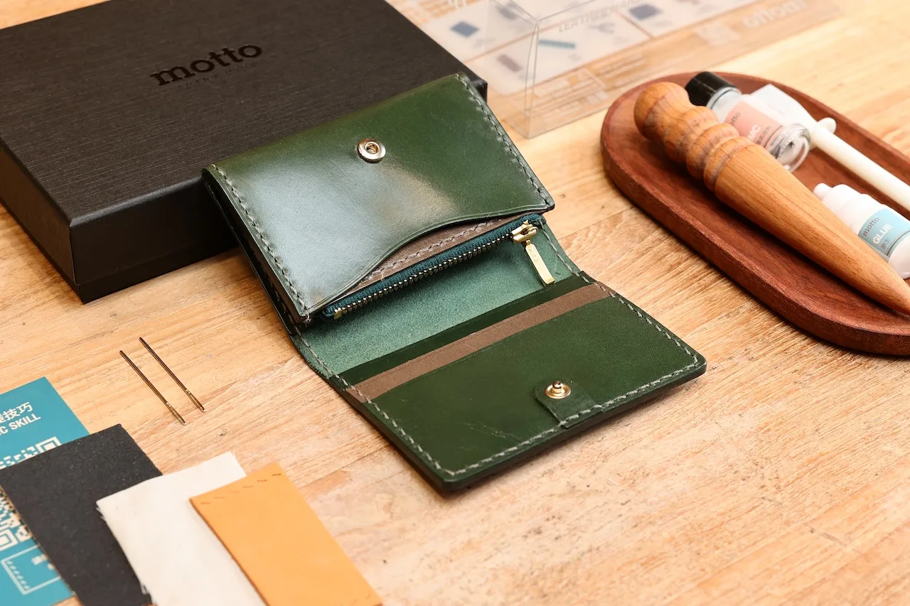 Dwelling Zip Coins & Card Holder - toolkit