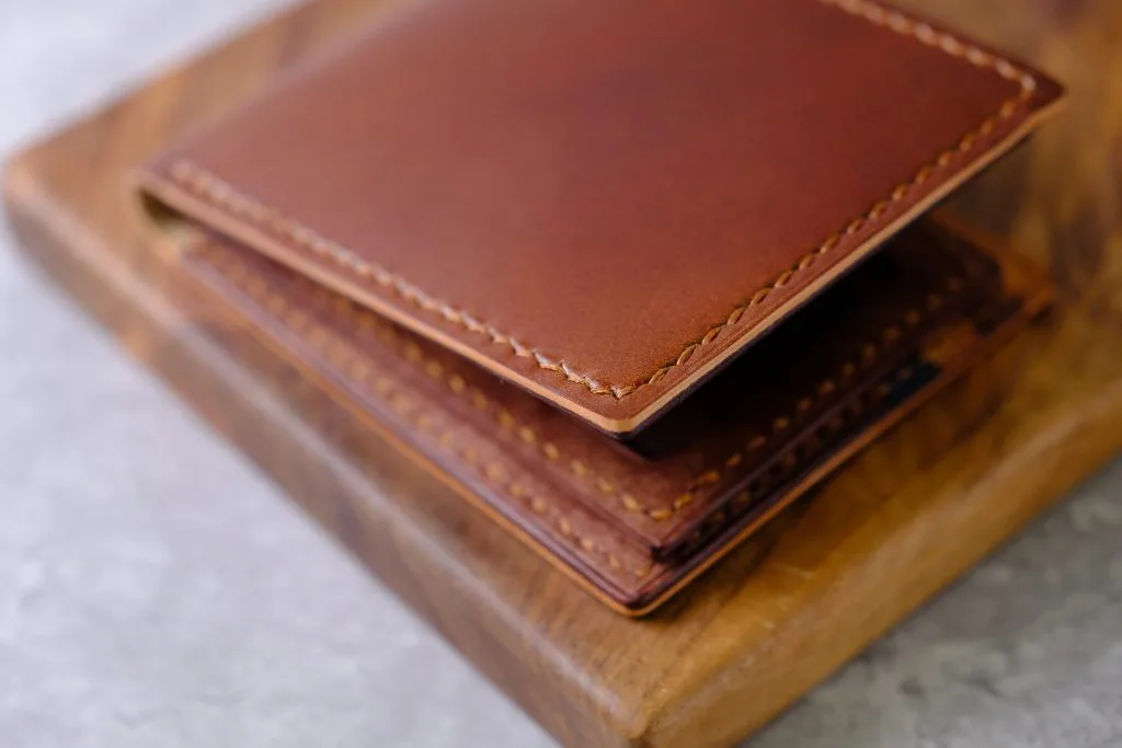 [日本新禧馬臀皮] 兩摺銀包（6卡 | 1相） - toolkit