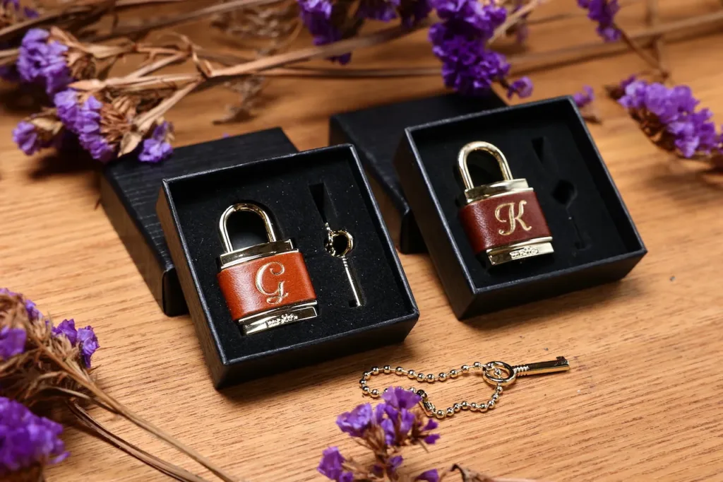 Love Lock [Letter Series] (2 piece)