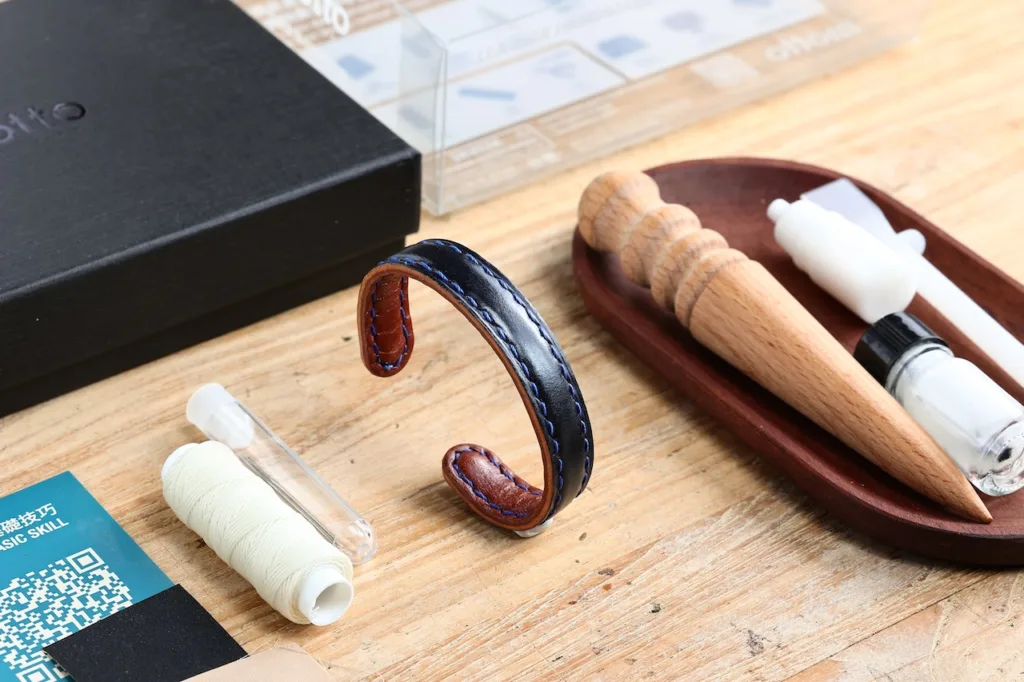 [Japan Shinki Shell Cordovan] Touch Leather bracelet (1 piece) - toolkit