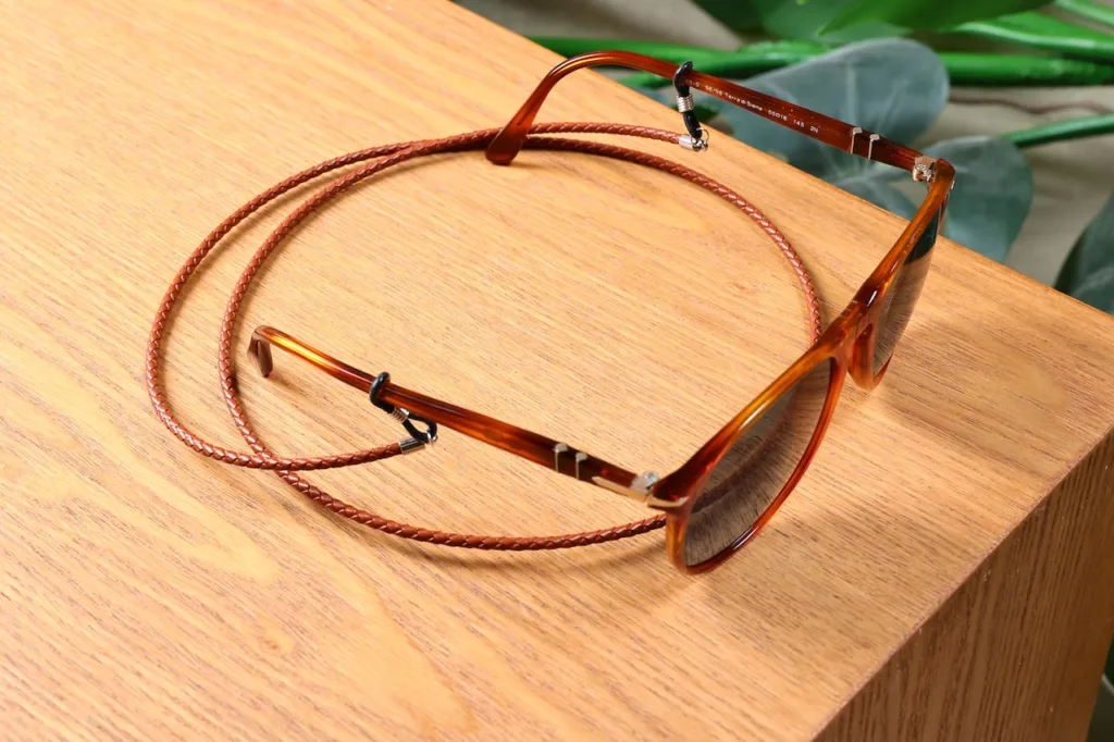 Rope the glasses
