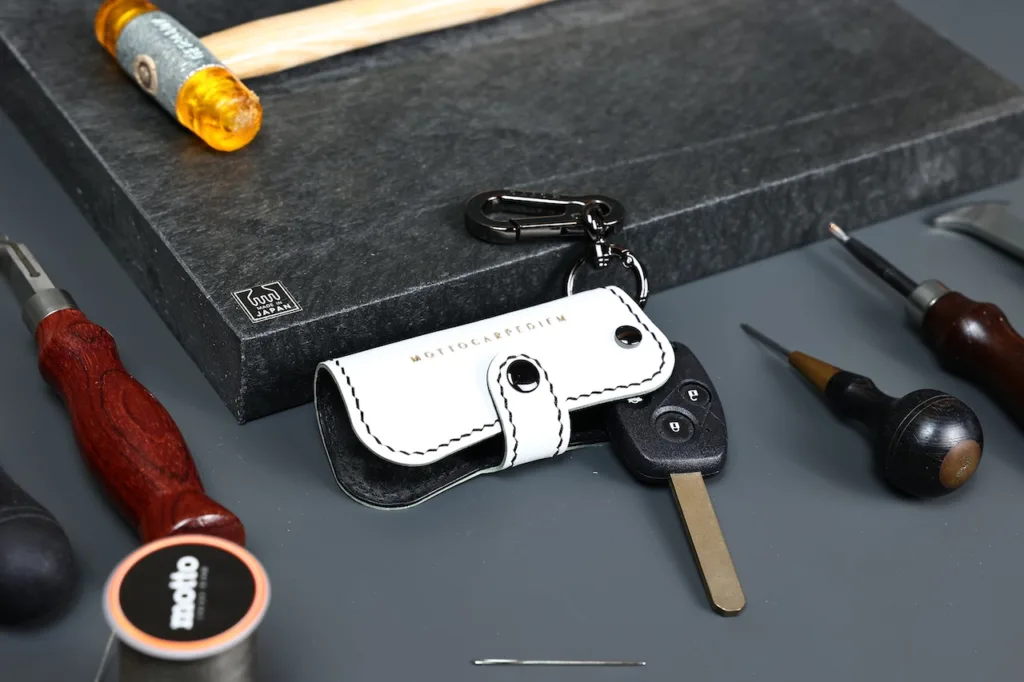 Cocoon Two Tone Car Key Case (Mira Leather Workshop)